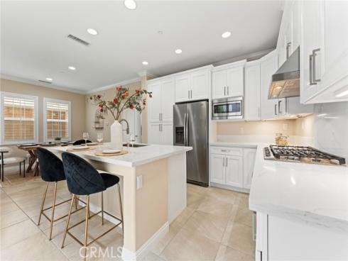 126 Yellow Pine , Irvine, CA