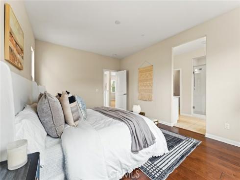 126 Yellow Pine , Irvine, CA