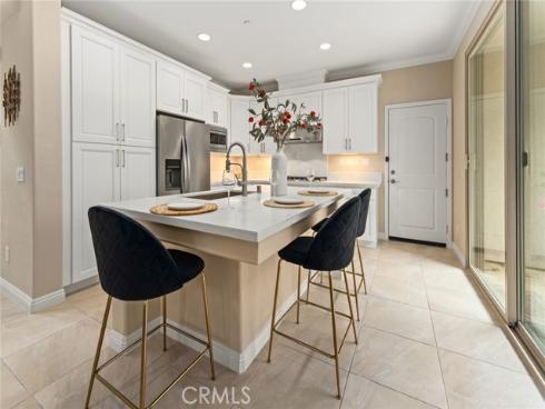 126 Yellow Pine , Irvine, CA