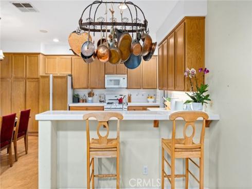 34 Apple Valley , Irvine, CA