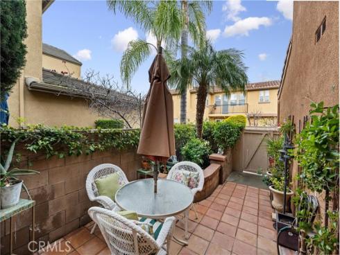 34 Apple Valley , Irvine, CA