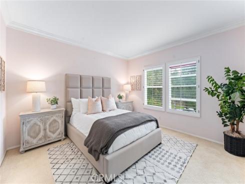 34 Apple Valley , Irvine, CA