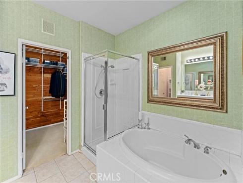 34 Apple Valley , Irvine, CA