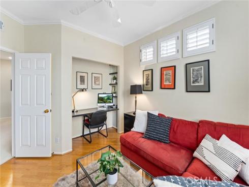 34 Apple Valley , Irvine, CA