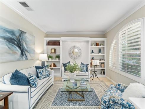 34 Apple Valley , Irvine, CA