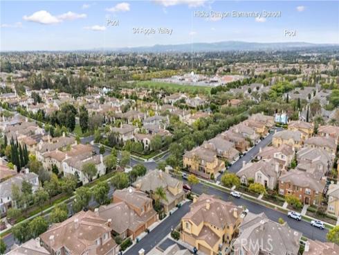 34 Apple Valley , Irvine, CA