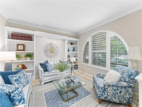 34 Apple Valley , Irvine, CA