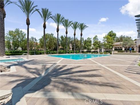 34 Apple Valley , Irvine, CA