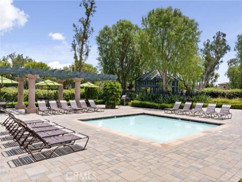 34 Apple Valley , Irvine, CA