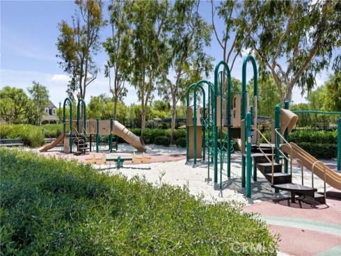 34 Apple Valley , Irvine, CA