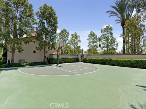 34 Apple Valley , Irvine, CA