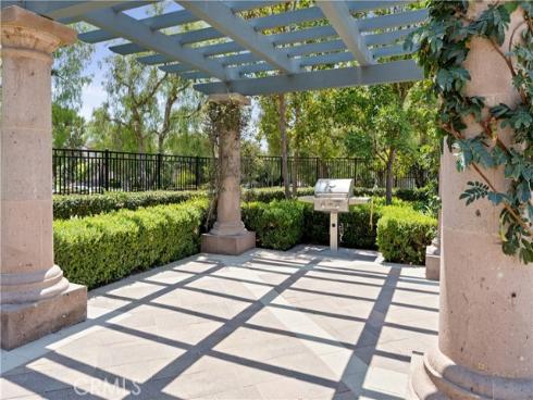 34  Apple Valley  , Irvine, CA