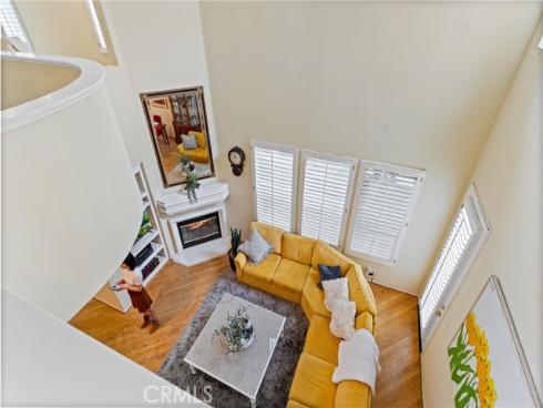 34 Apple Valley , Irvine, CA