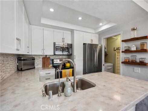 7112 Apricot 7112 Drive, Irvine, CA