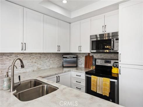 7112 Apricot 7112 Drive, Irvine, CA