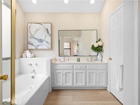 20 Chenile , Irvine, CA