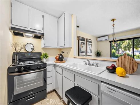 208 Orange Blossom 24 , Irvine, CA