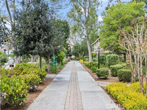 163 Pineview , Irvine, CA