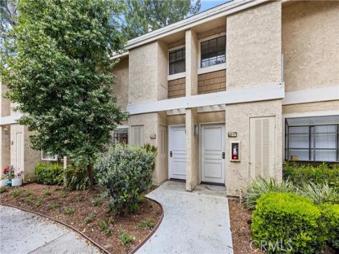 163 Pineview , Irvine, CA