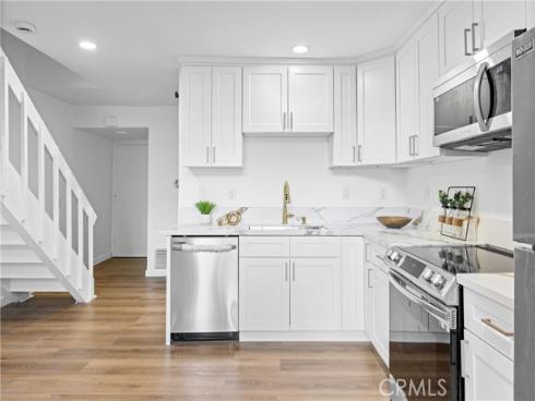 163 Pineview , Irvine, CA