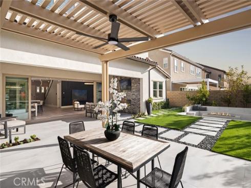 113  Pixel  , Irvine, CA