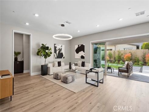 113  Pixel  , Irvine, CA