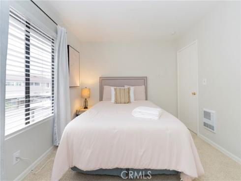 306  Streamwood  , Irvine, CA