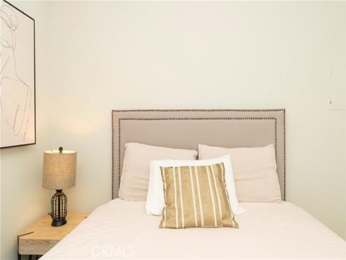 306  Streamwood  , Irvine, CA