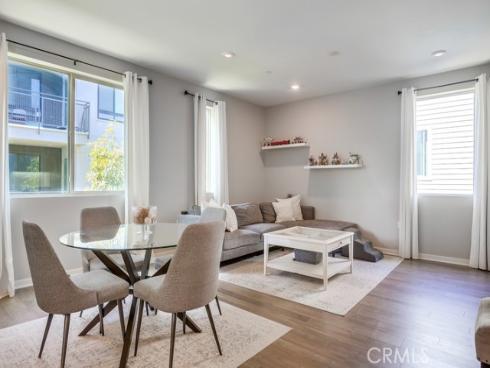 215 Bowery , Irvine, CA