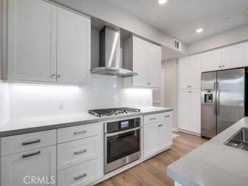 215 Bowery , Irvine, CA