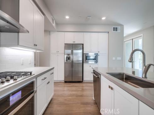 215 Bowery , Irvine, CA