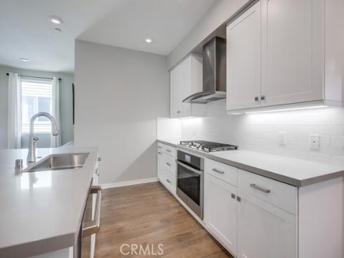 215 Bowery , Irvine, CA