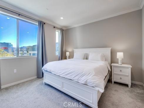 215 Bowery , Irvine, CA