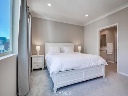 215 Bowery , Irvine, CA