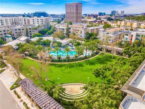 215 Bowery , Irvine, CA