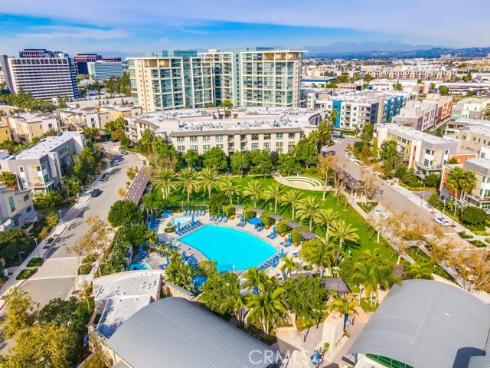 215 Bowery , Irvine, CA