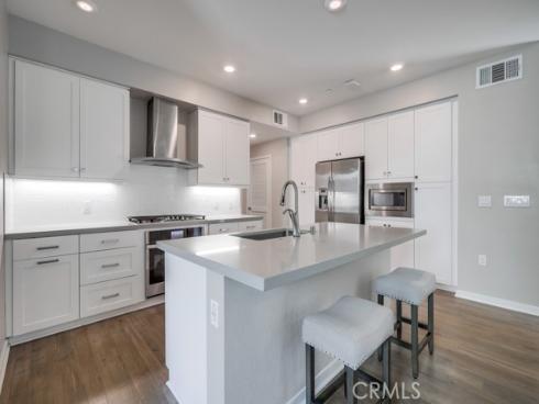 215 Bowery , Irvine, CA