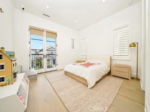 218 Coal Mine , Irvine, CA