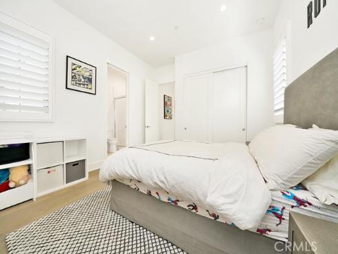 218 Coal Mine , Irvine, CA