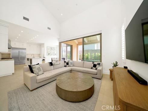 218 Coal Mine , Irvine, CA