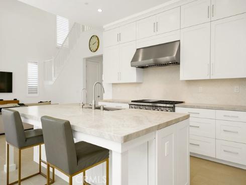 218 Coal Mine , Irvine, CA