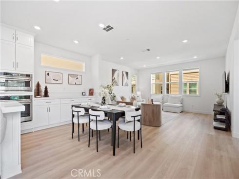 396 Chorus , Irvine, CA