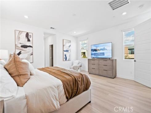 396 Chorus , Irvine, CA