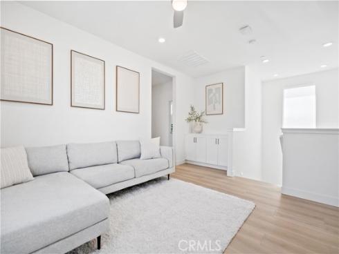 396 Chorus , Irvine, CA