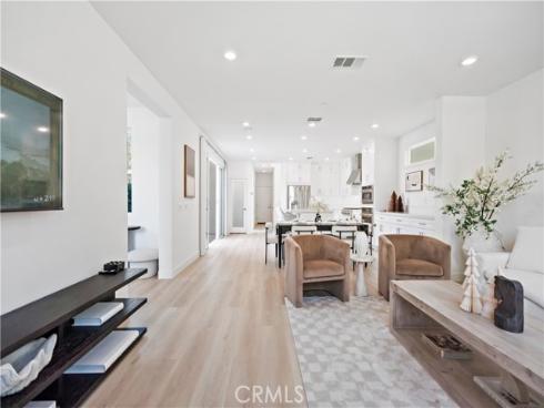 396 Chorus , Irvine, CA