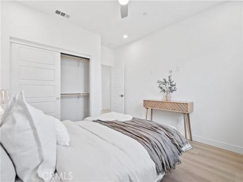 396 Chorus , Irvine, CA