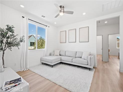 396 Chorus , Irvine, CA