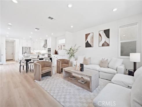 396 Chorus , Irvine, CA