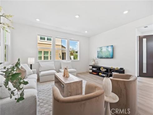 396 Chorus , Irvine, CA