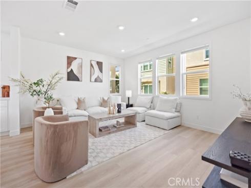 396 Chorus , Irvine, CA